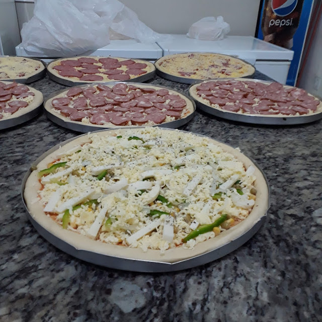 2 Pizzas Grande 8 Pedaços Sabores Tradicionais