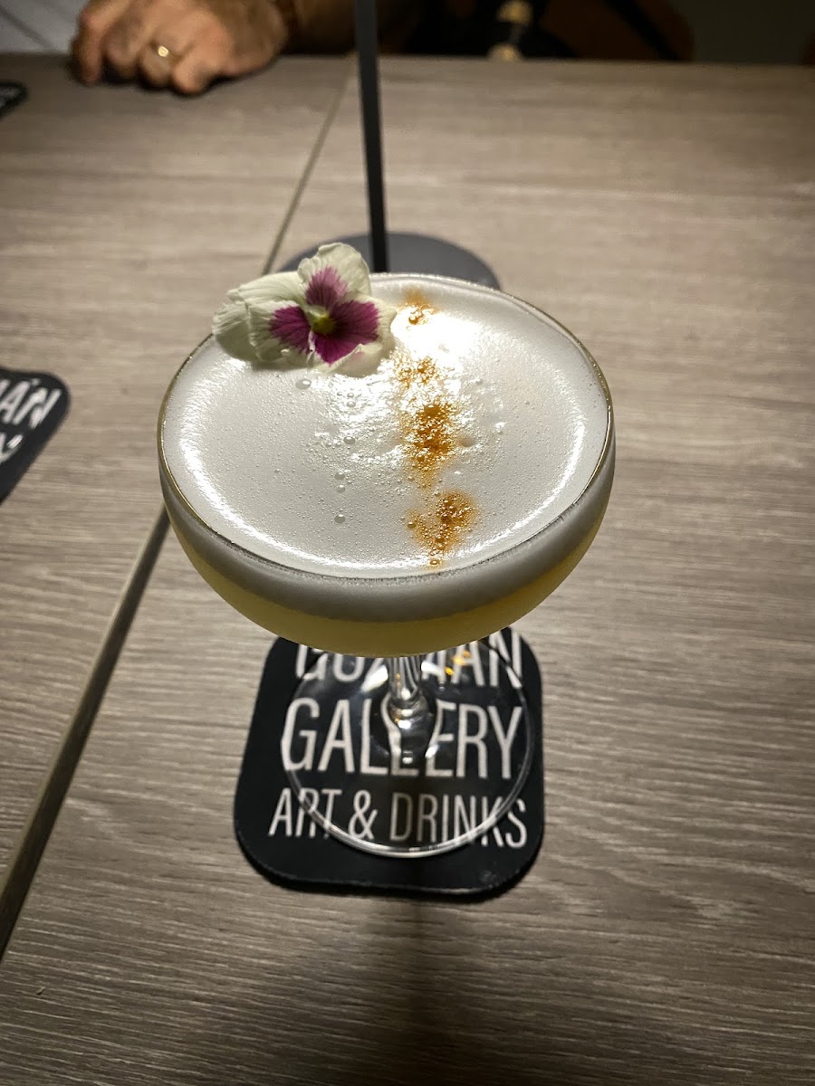 Guzmán Gallery Art & Drinks - Photo 8