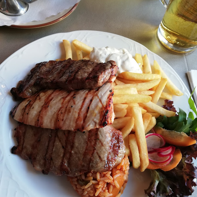 Grillteller Mit Bratkartoffeln