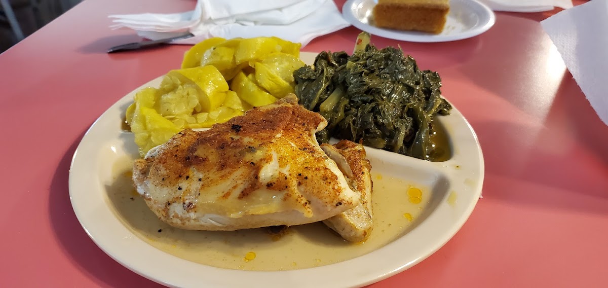 Walker's Restaurant - Photo 6