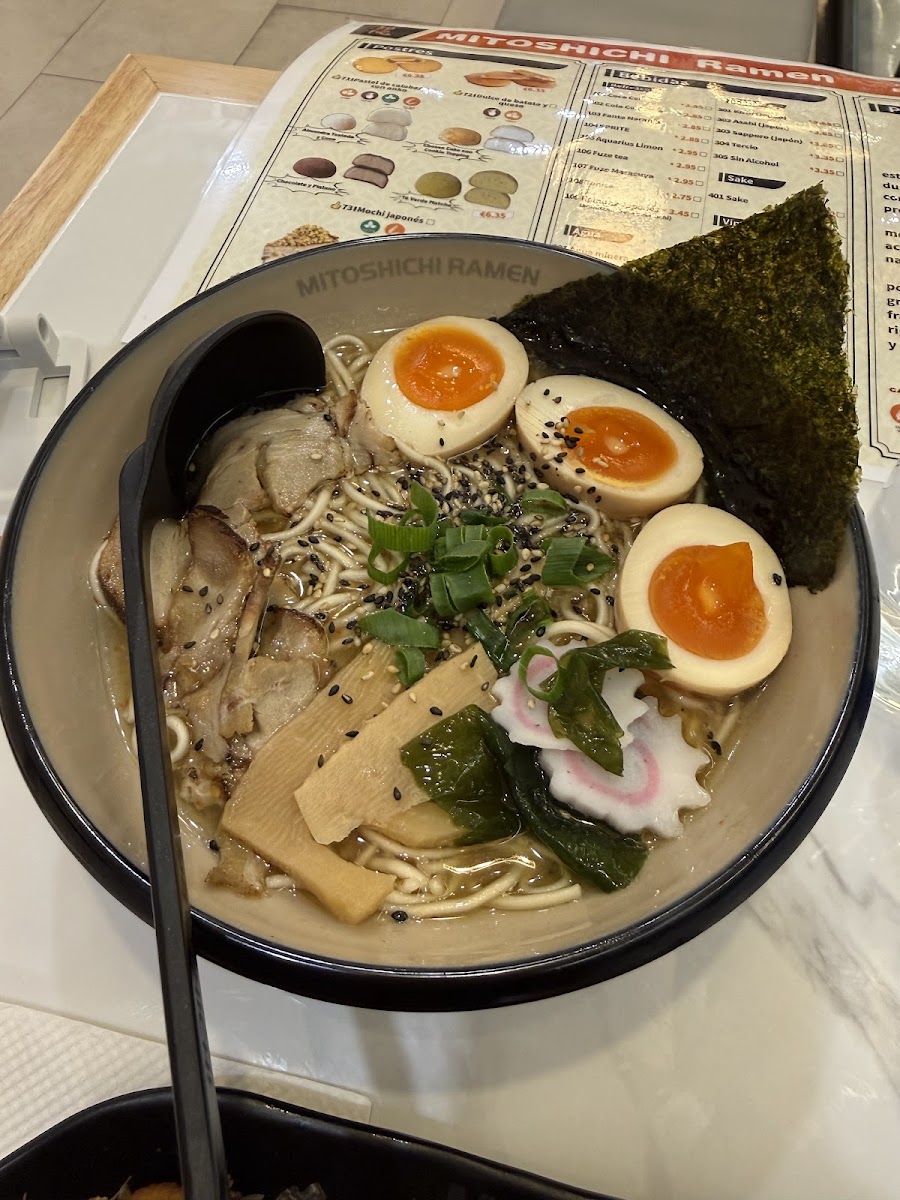 Mitoshichi Ramen - Photo 3