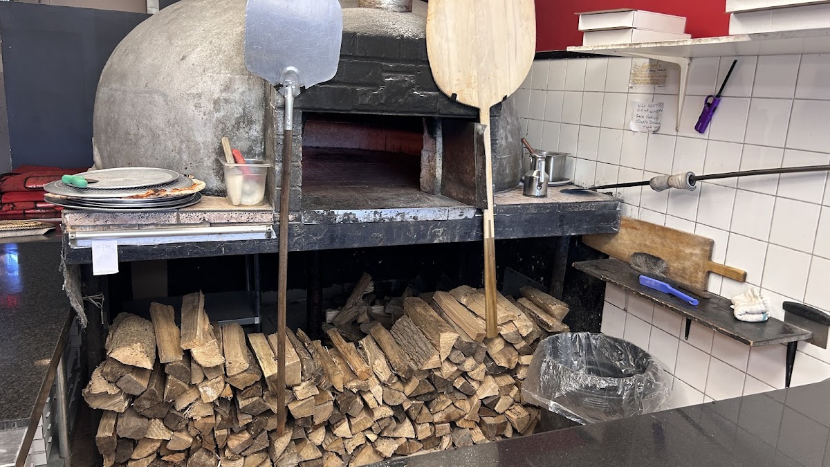 Dino's Wood Burning Pizza - Photo 7