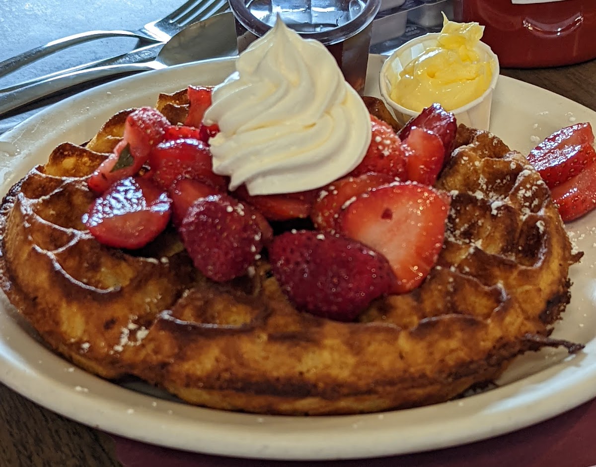 Red Rooster Family Restaurant - Photo 7