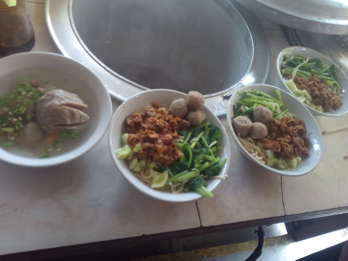 Mie Ayam & Bakso Om Sutris - Photo 4
