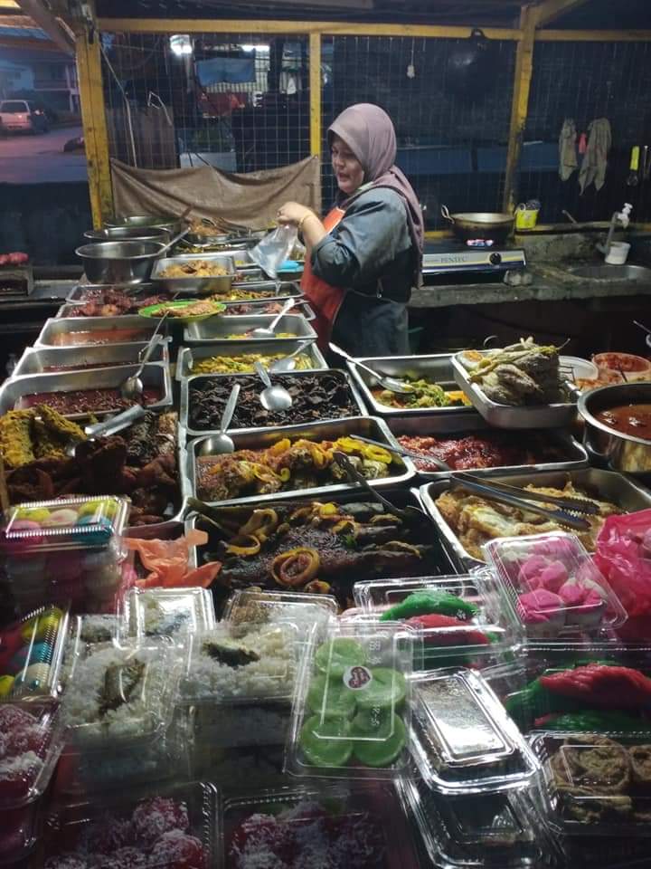 Warung Kuning Kak Zura