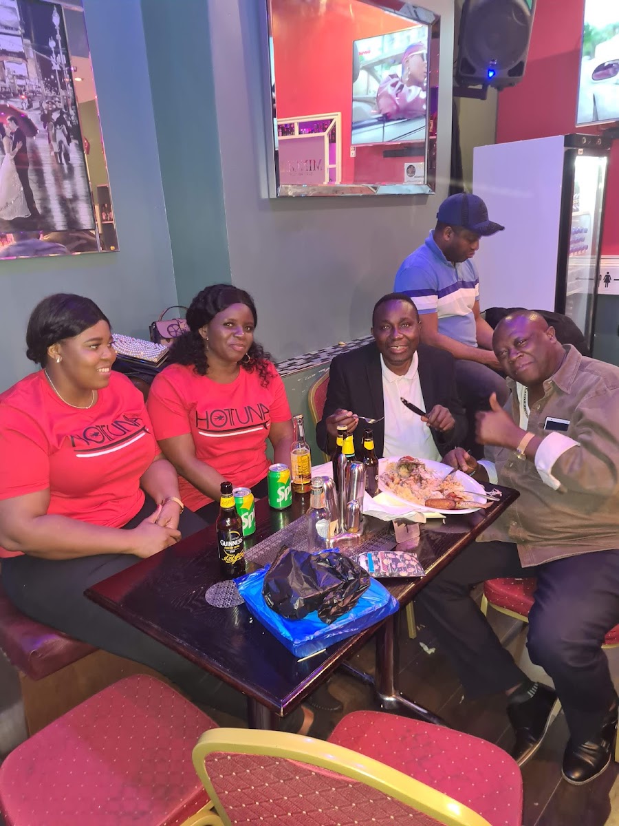 Mingles Bar and Restaurant - Photo 9