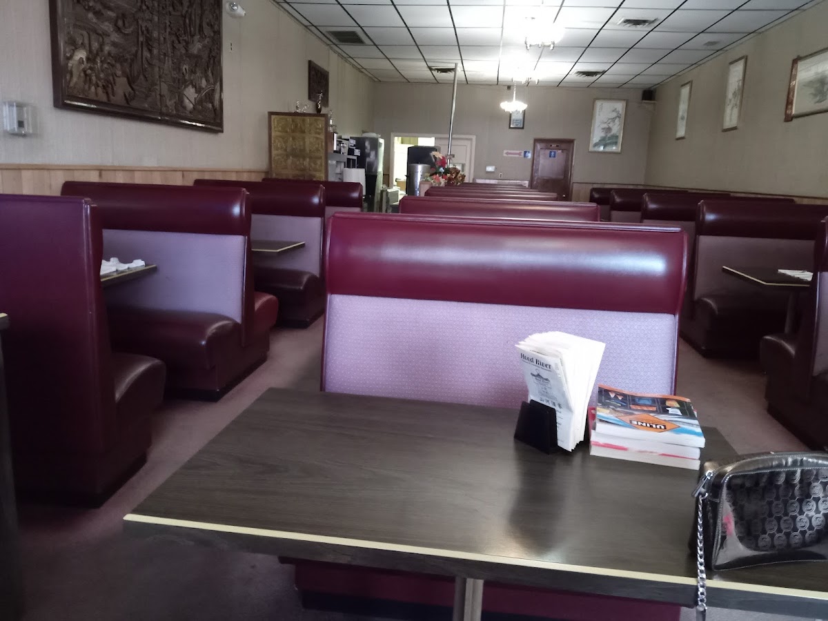 Hood River Restaurant - Photo 5