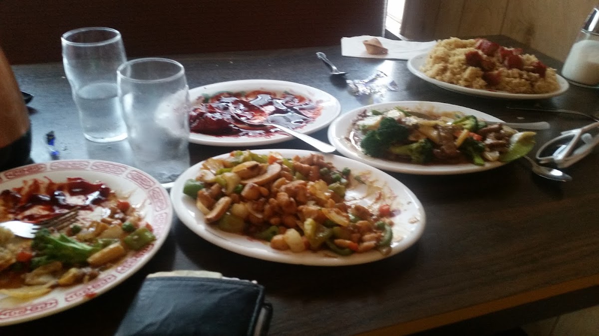 Hood River Restaurant - Photo 7
