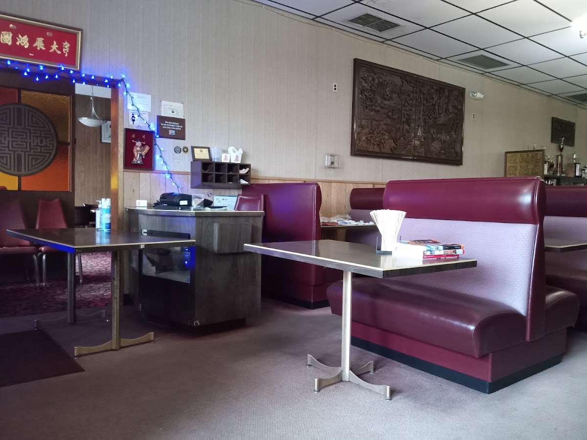 Hood River Restaurant - Photo 8