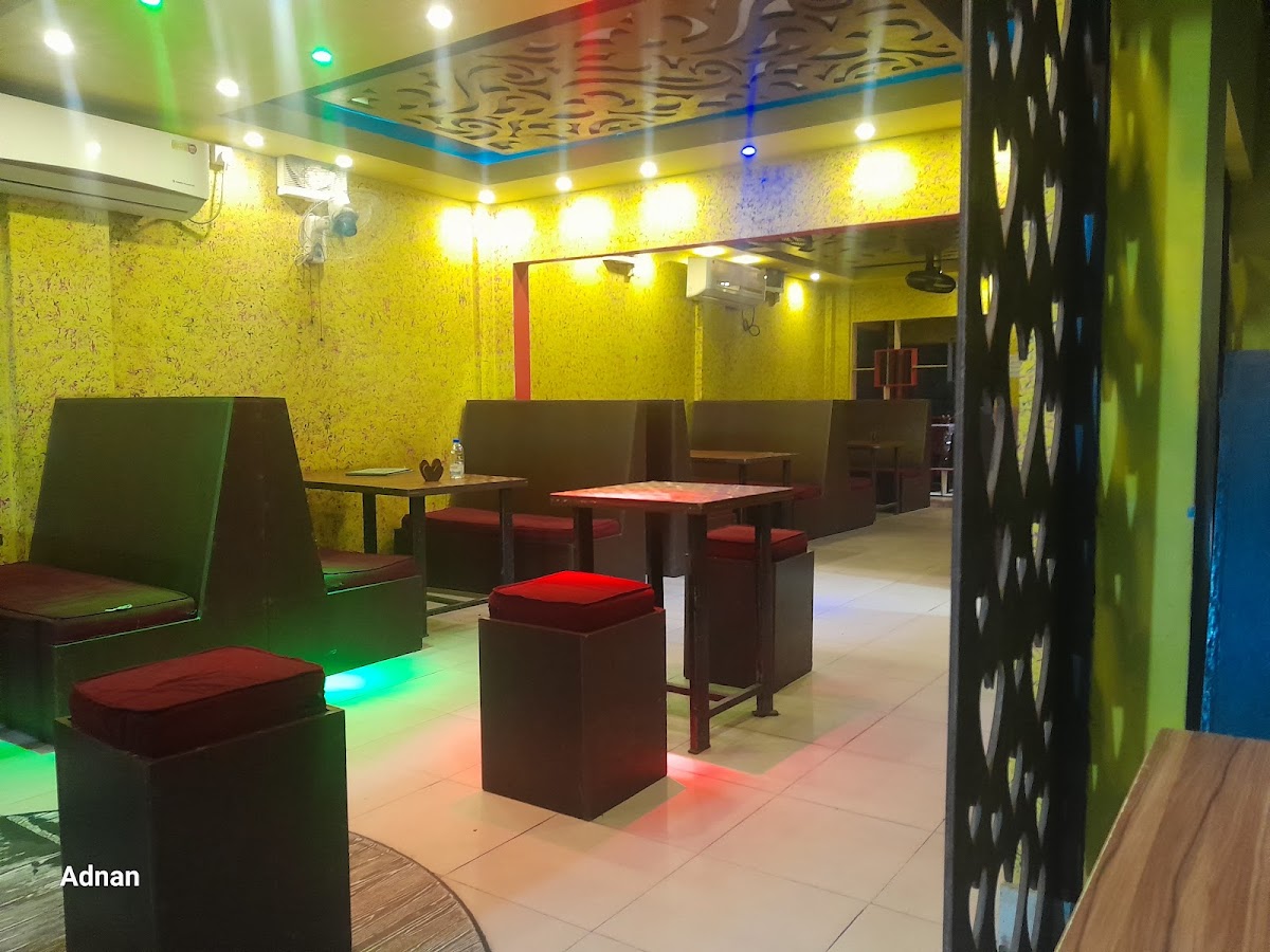Eat & Meet Restaurant - Photo 6