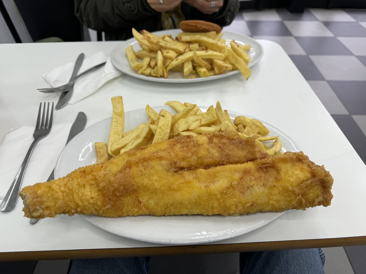 Tanya’s Fish Bar - Photo 2