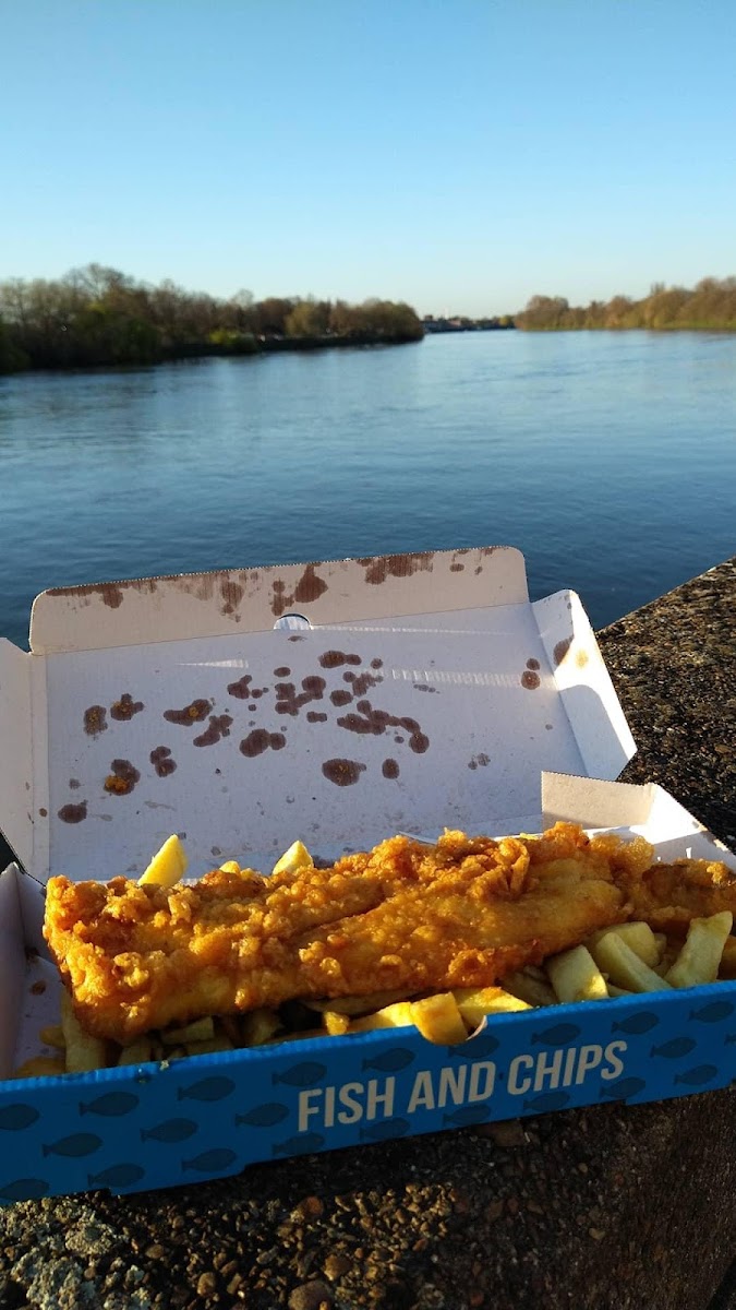 Tanya’s Fish Bar - Photo 7