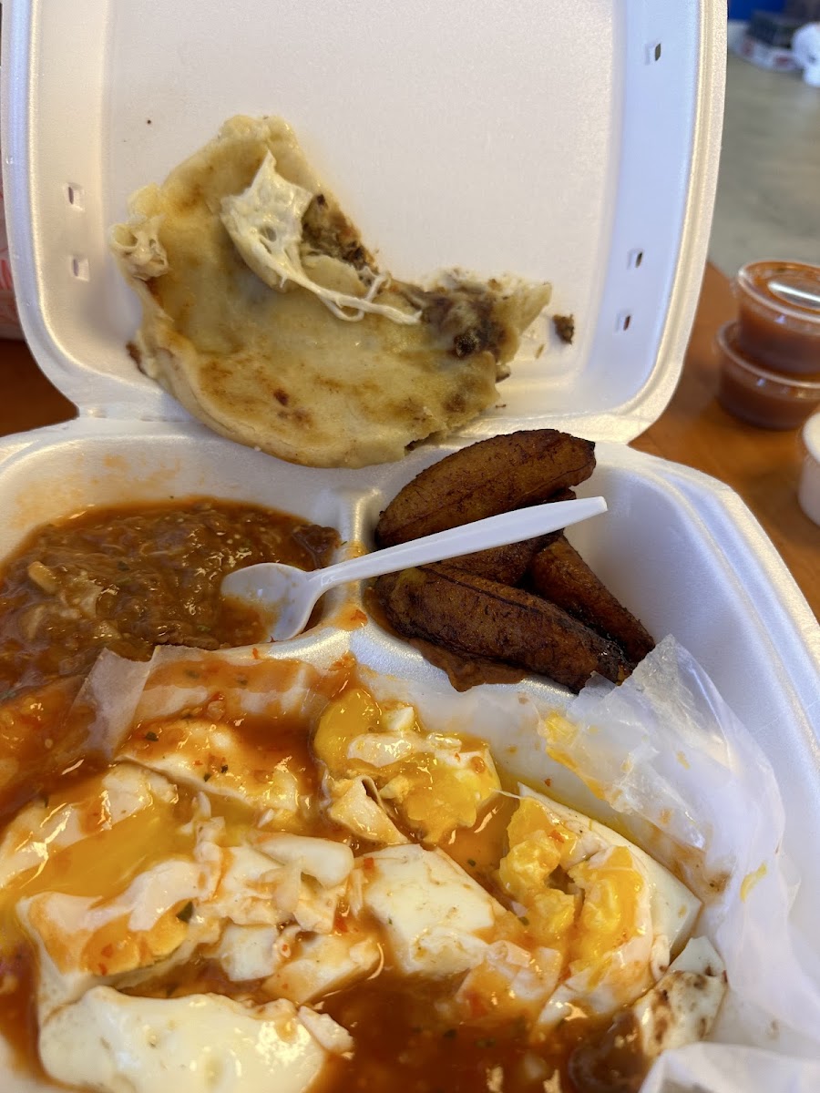 EL ARCO PUPUSAS Restaurant - Photo 5