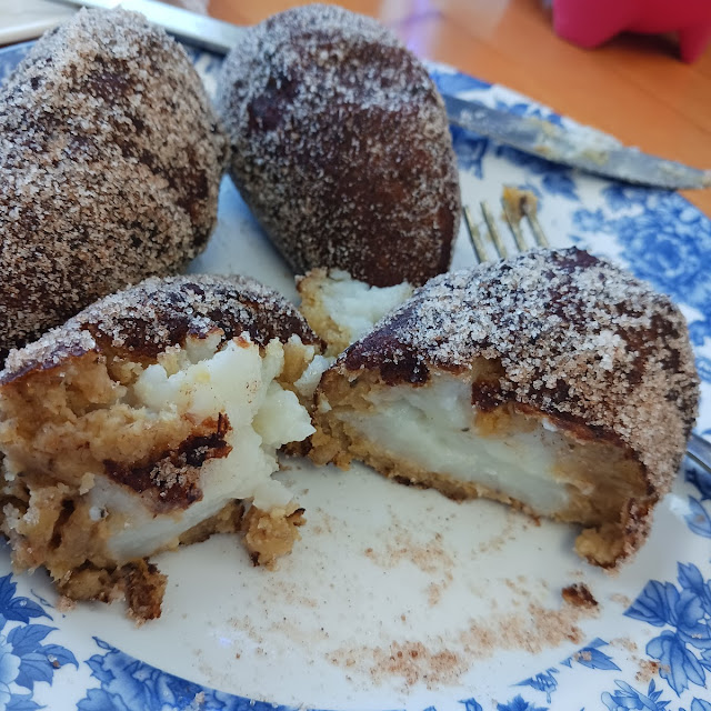Empanadas Con Leche
