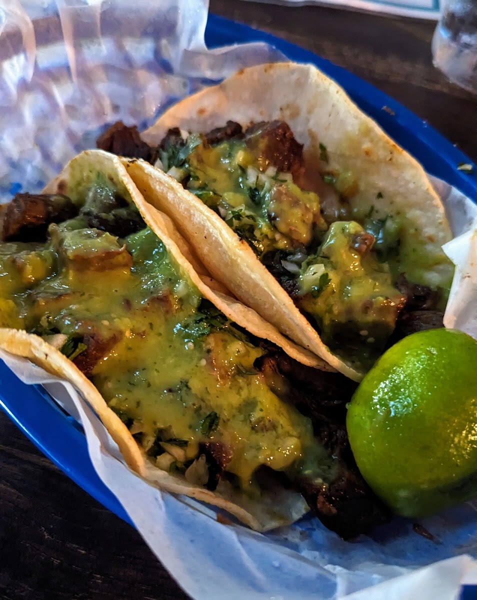 Lucy's Cantina Royale - Photo 9