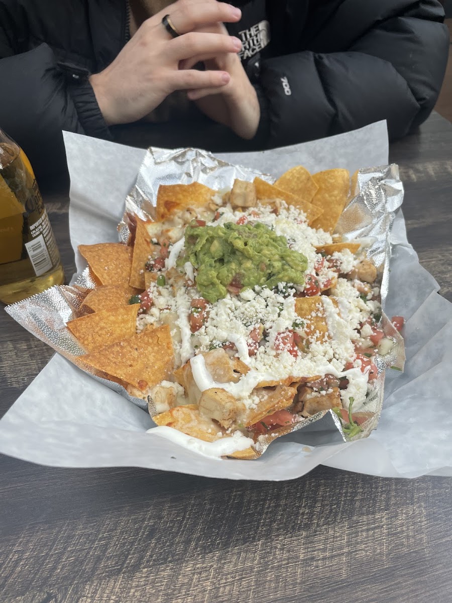 Lucy's Cantina Royale - Photo 7