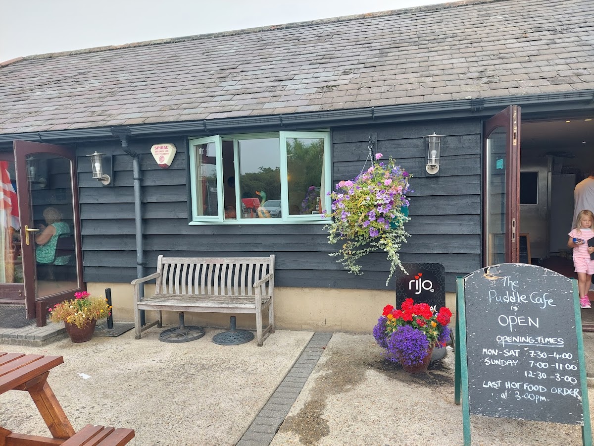 The Puddle Cafe & Restaurant - Photo 2