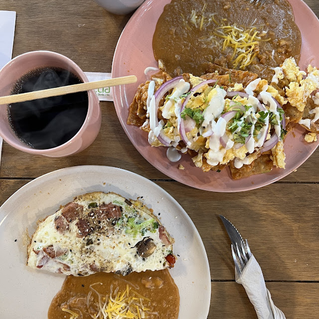 Omelette Y Chilaquiles