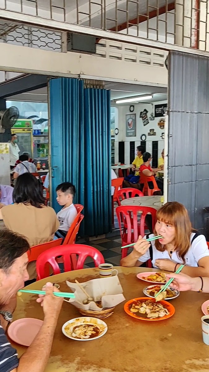 Hilir Garden Ice Cafe & Restaurant - Photo 1