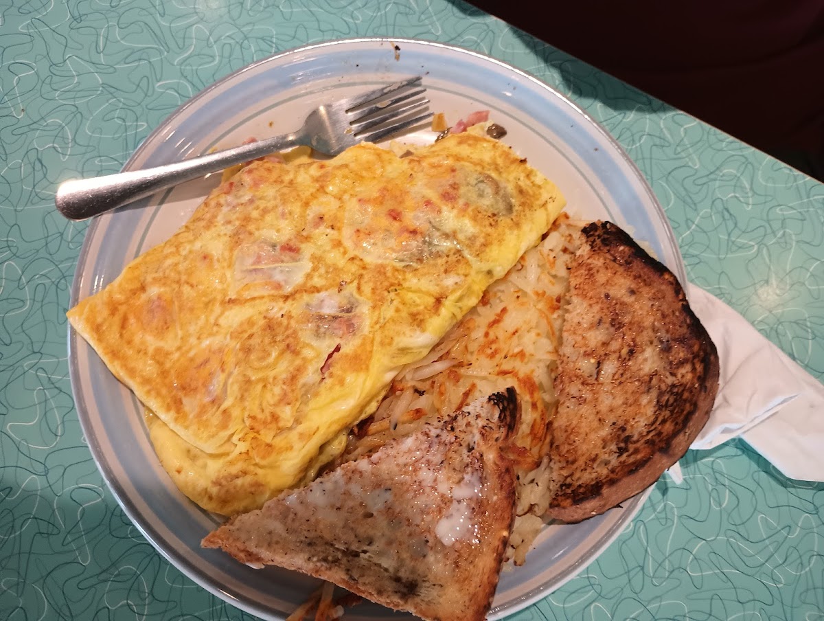 Not Justa Diner - Photo 6