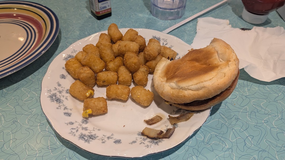 Not Justa Diner - Photo 8