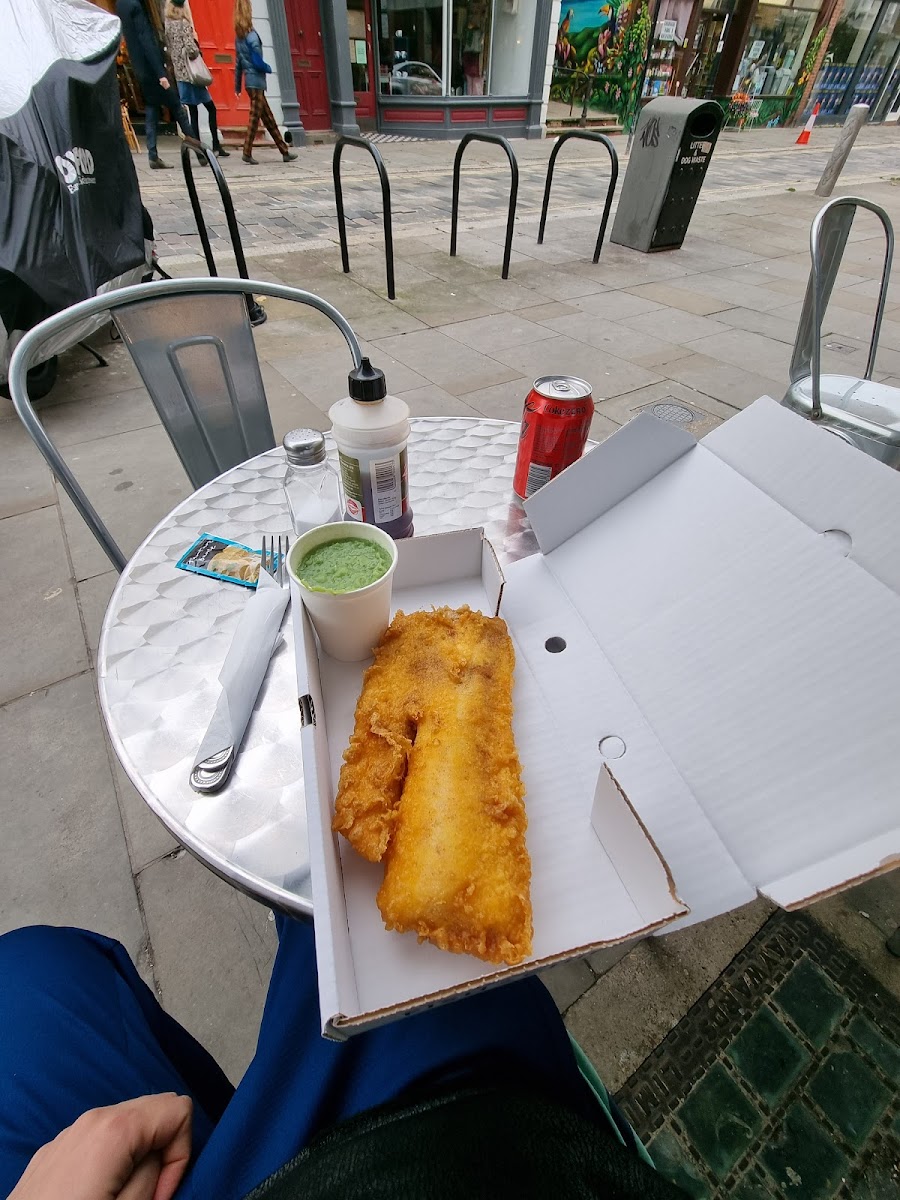 Kings Fish Bar & Restaurant - Photo 4