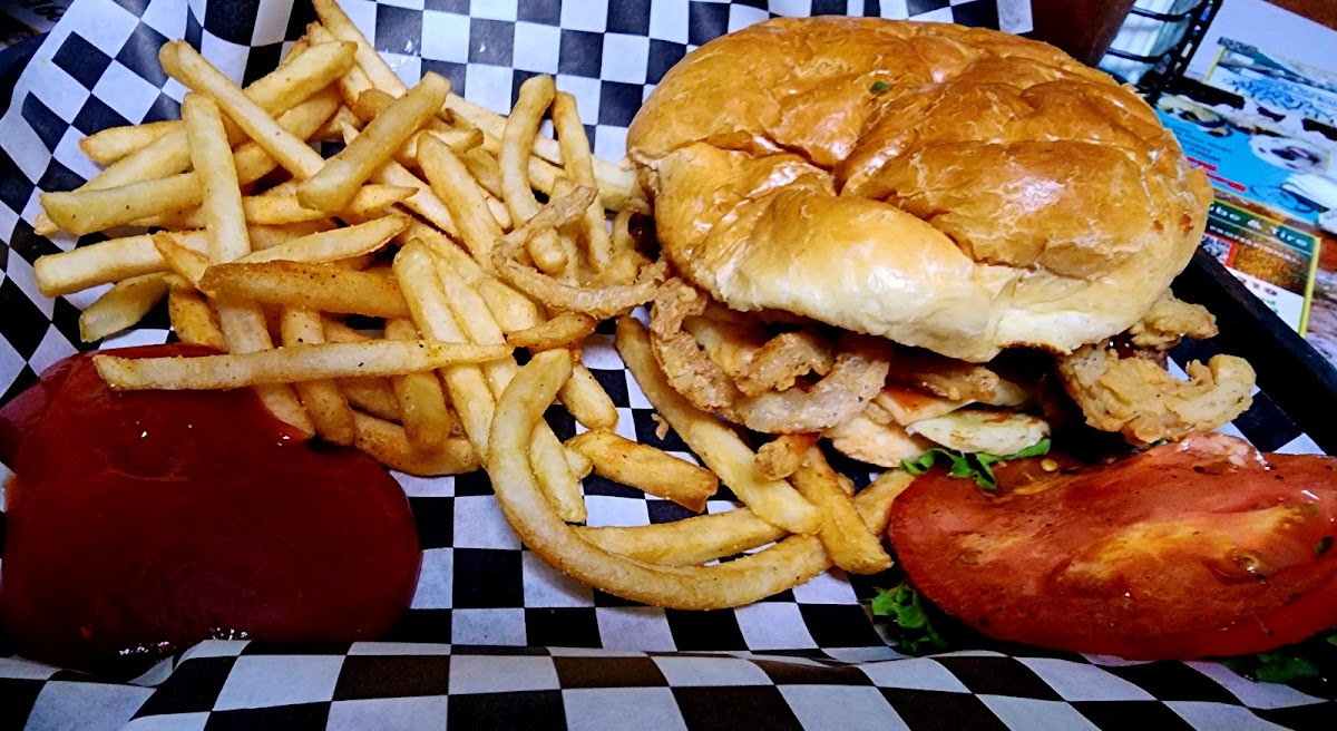 Maggie's Bar and Grill - Photo 1
