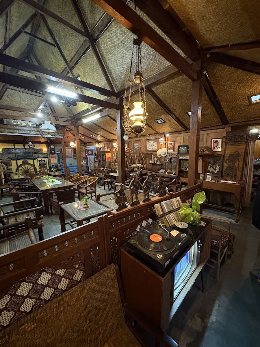 Goeboeg Pentjeng Coffe & Eatery - Photo 3