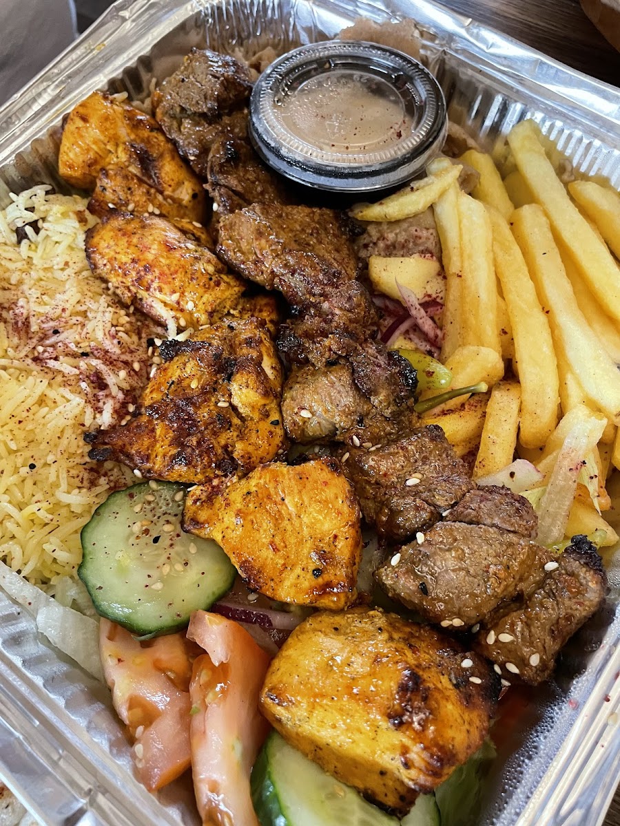 FAMOUS CROSBY KEBAB HOUSE - Photo 2