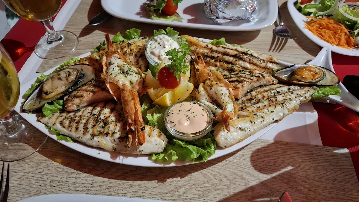 Chefe Steak House and Sea Basket - Photo 8