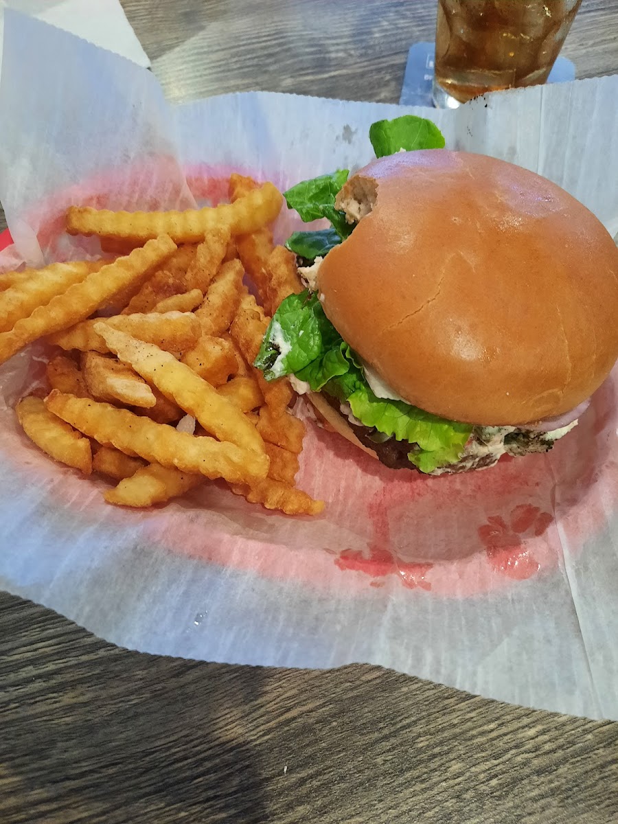 Bryant’s Chill & Grill - Photo 3