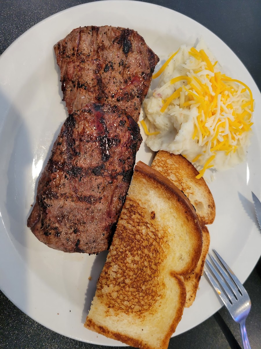 Bryant’s Chill & Grill - Photo 5