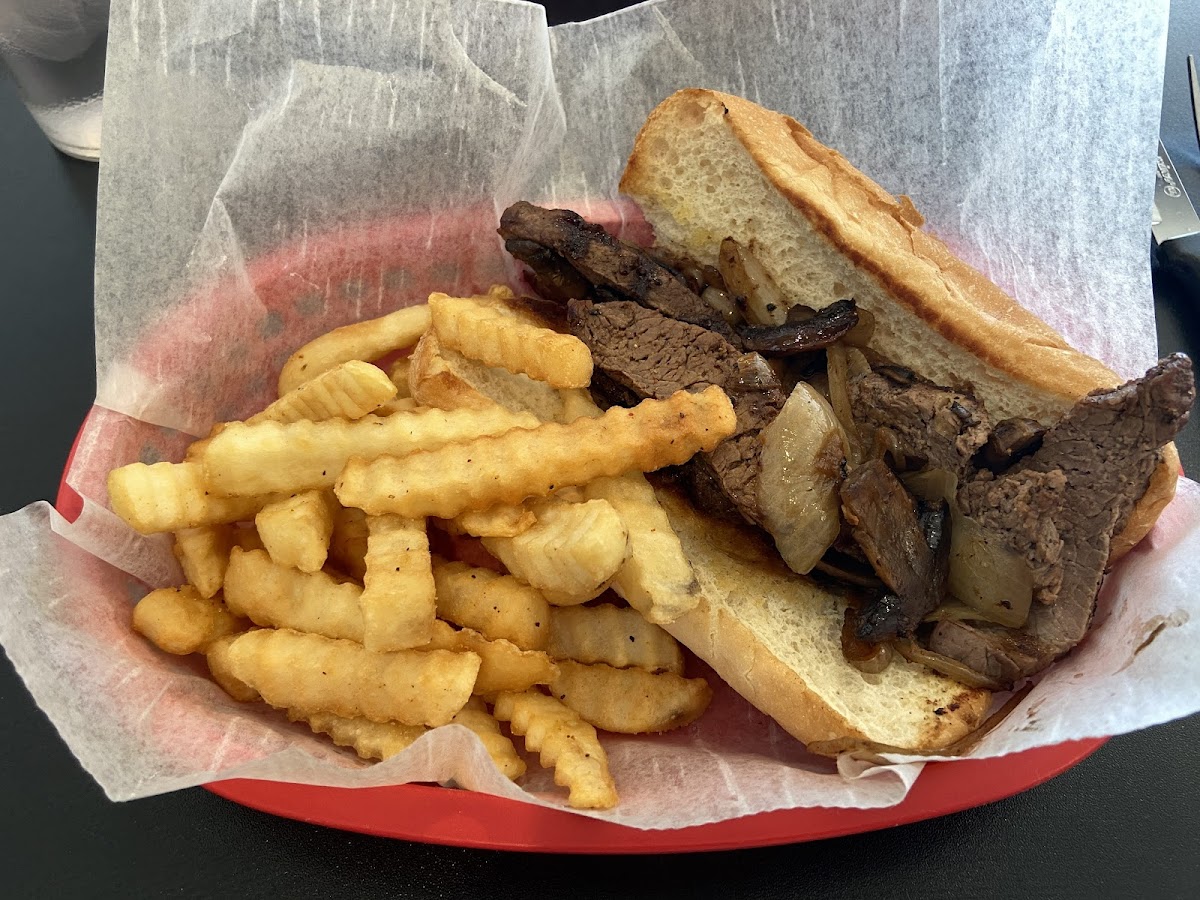 Bryant’s Chill & Grill - Photo 8