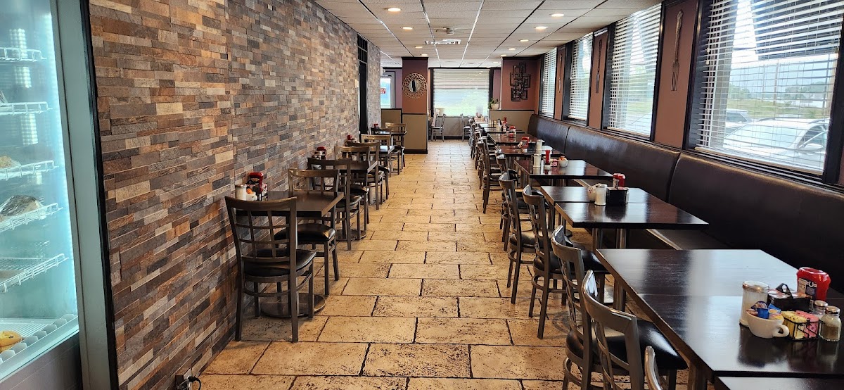 The Crossings Restaurant - Photo 2