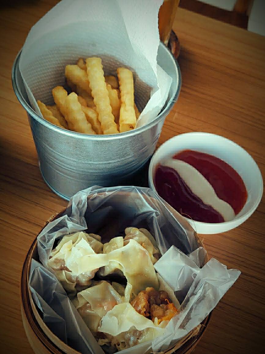 Bonjur Cafe & Resto - Photo 9