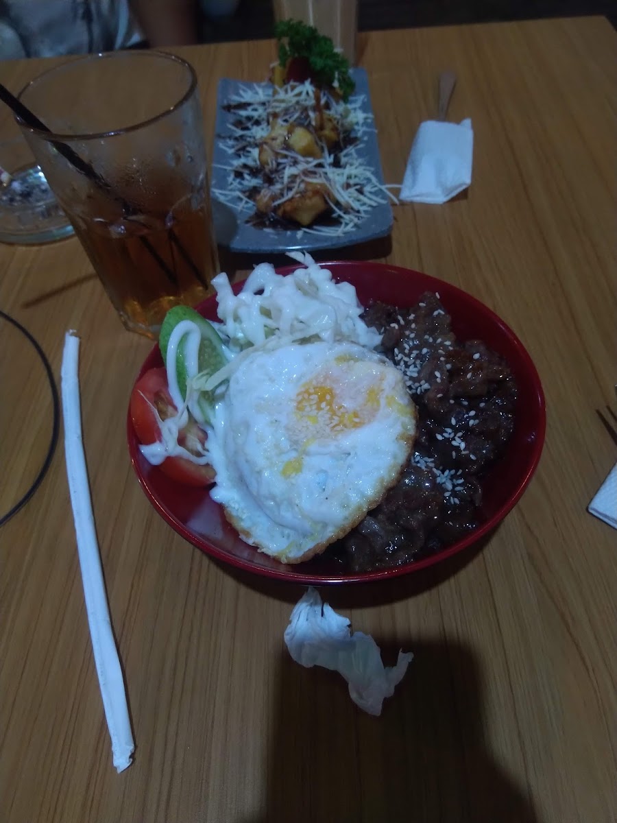 Bonjur Cafe & Resto - Photo 5