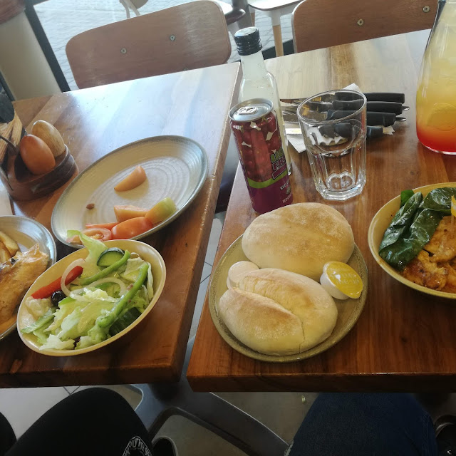 Zonke Bonke Meal and Rolls