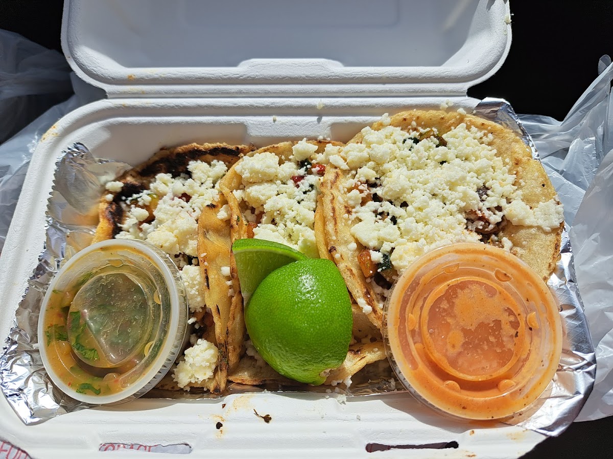 Carmen's Tacos Food Truck - Photo 5