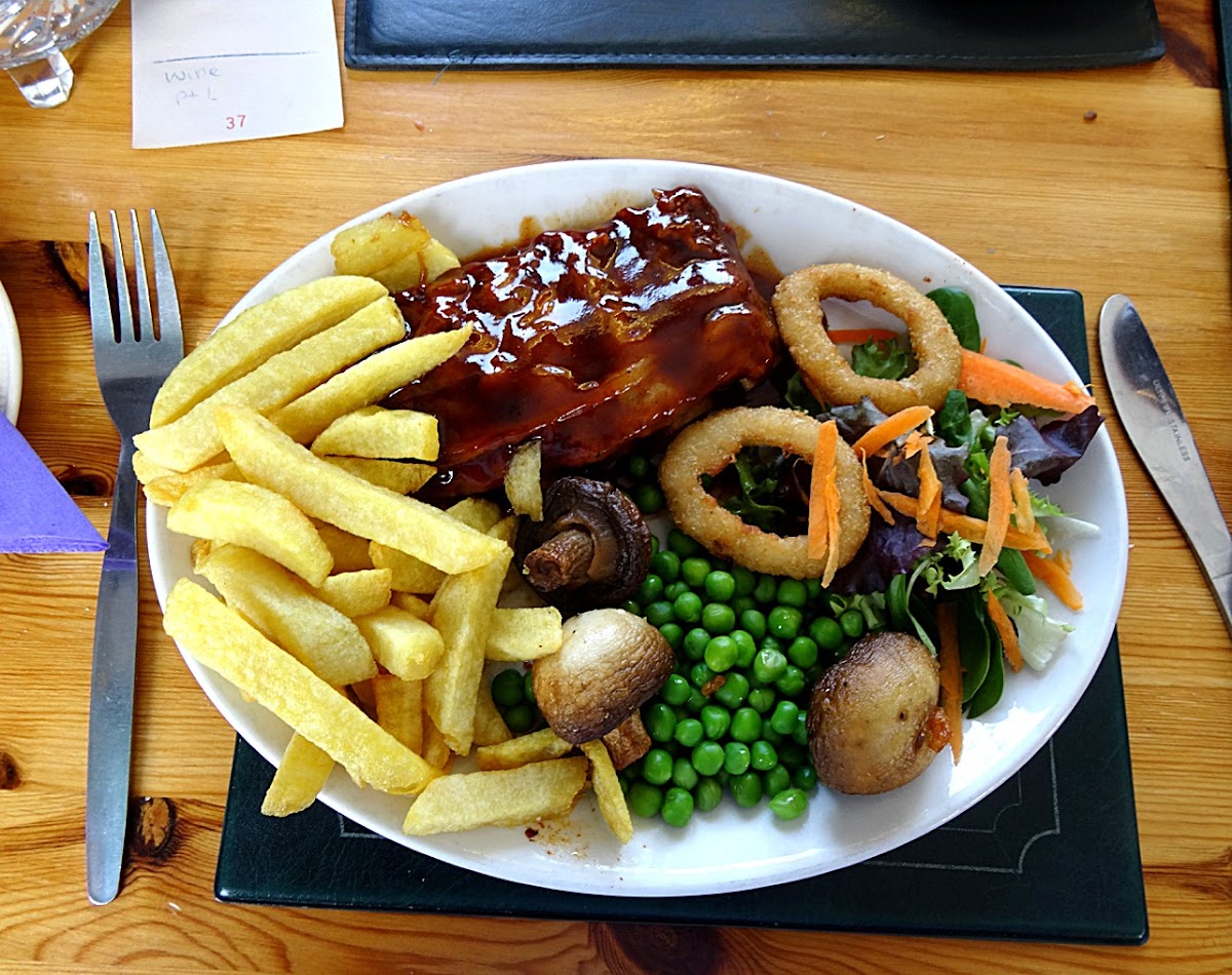 Poppy's Restaurant - Photo 4