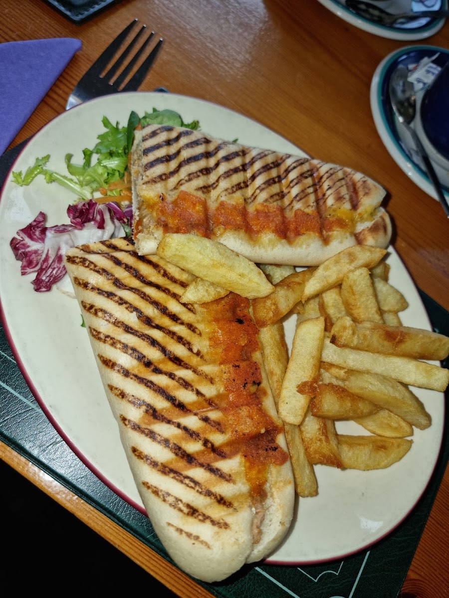 Poppy's Restaurant - Photo 8