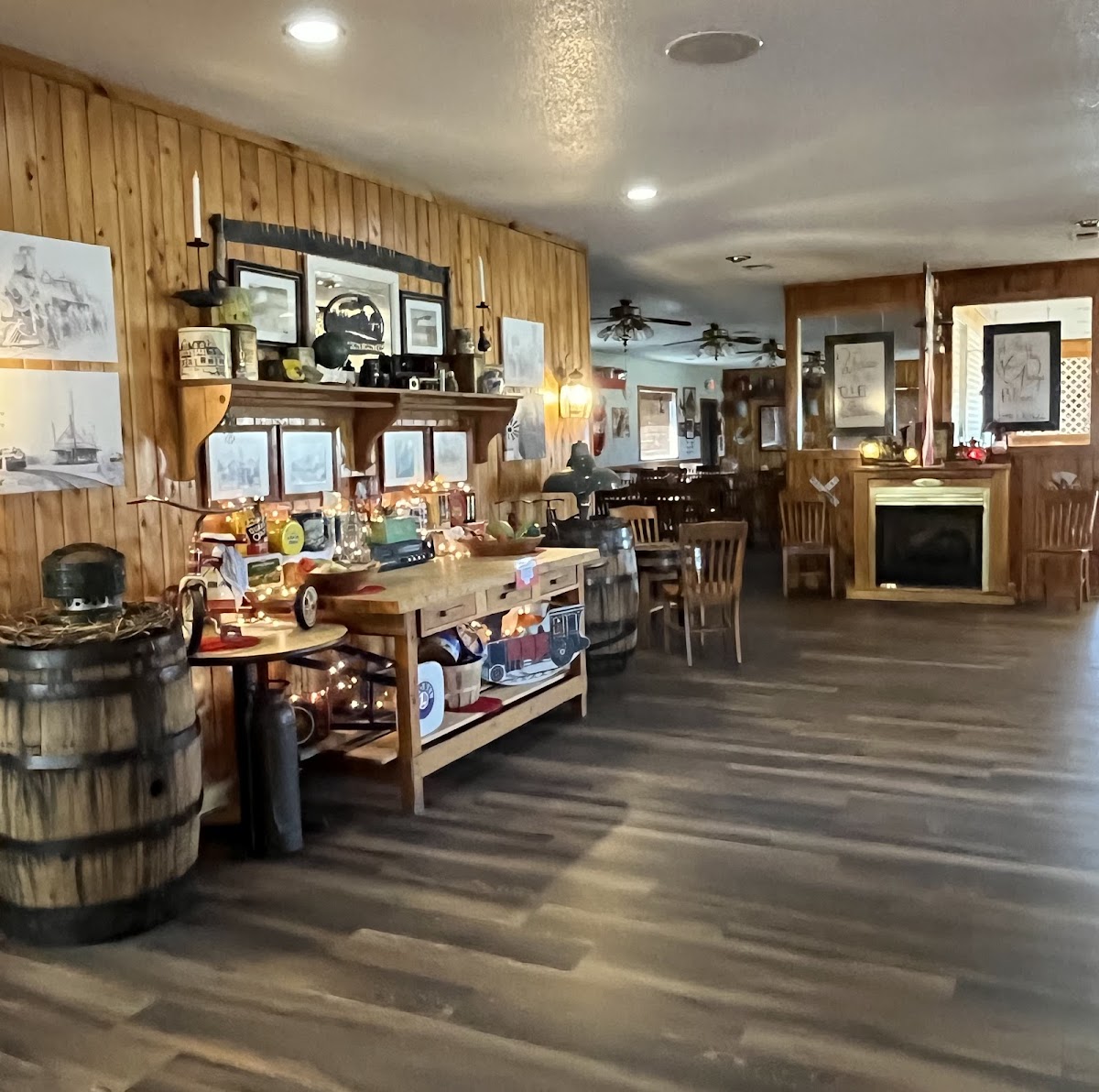 D & R WHISTLESTOP