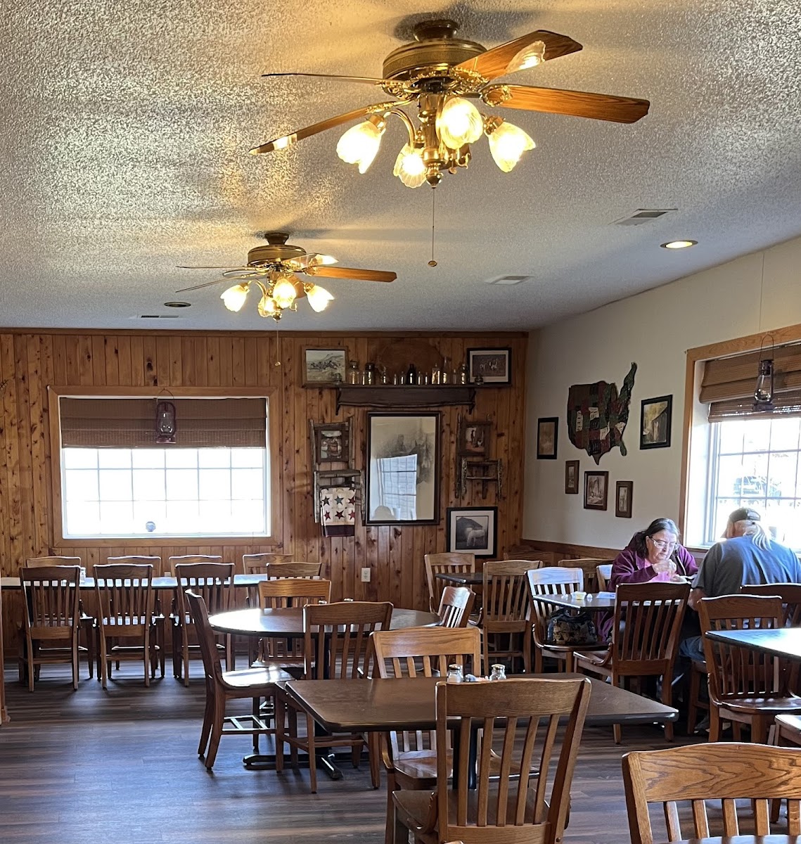 D & R WHISTLESTOP - Photo 5