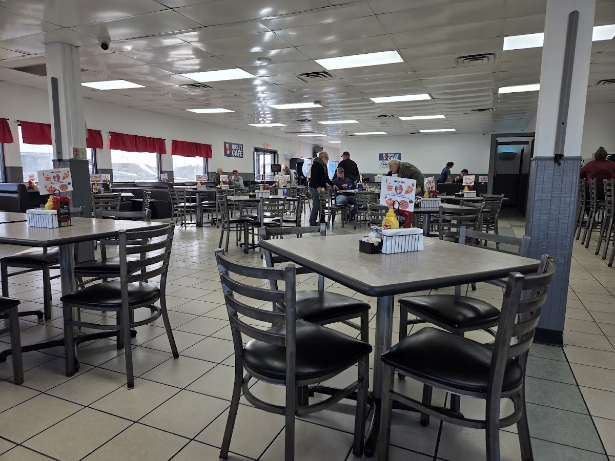 Miss J's Cafe - Photo 2