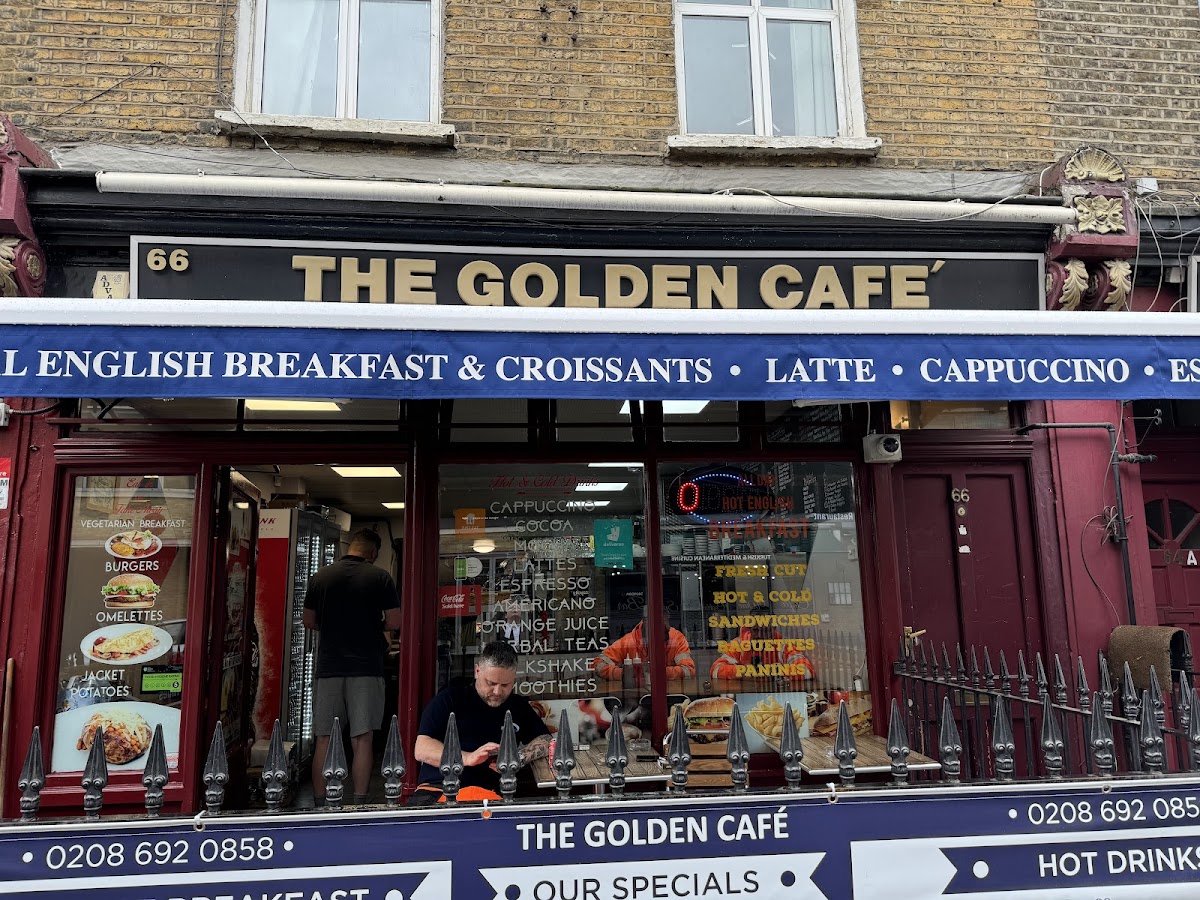 The Golden Cafe - Photo 3