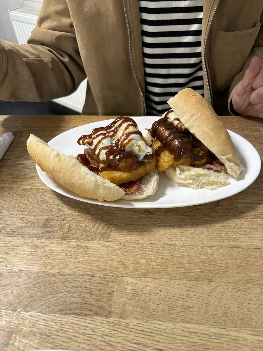 The Golden Cafe - Photo 4