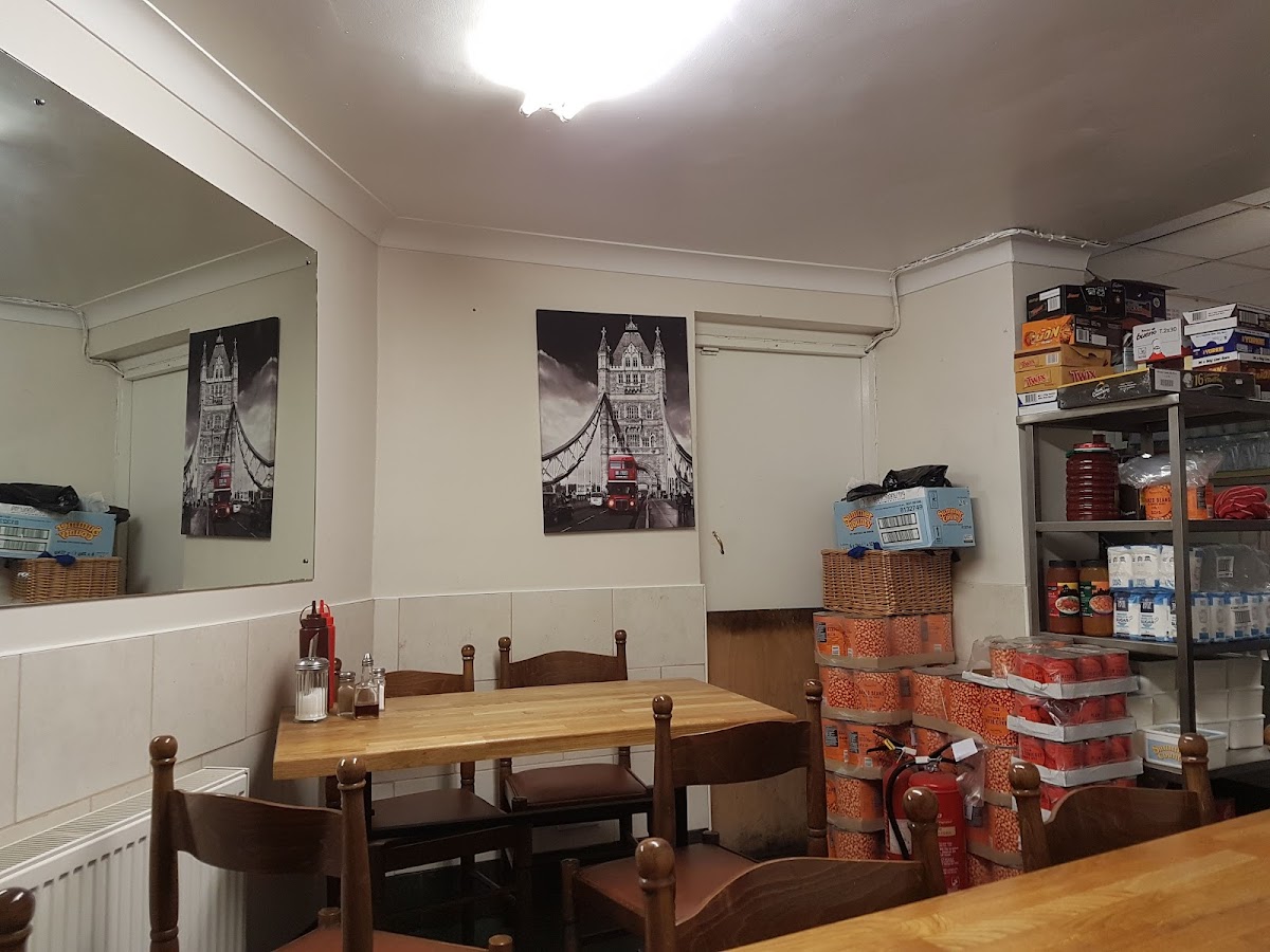 The Golden Cafe - Photo 7