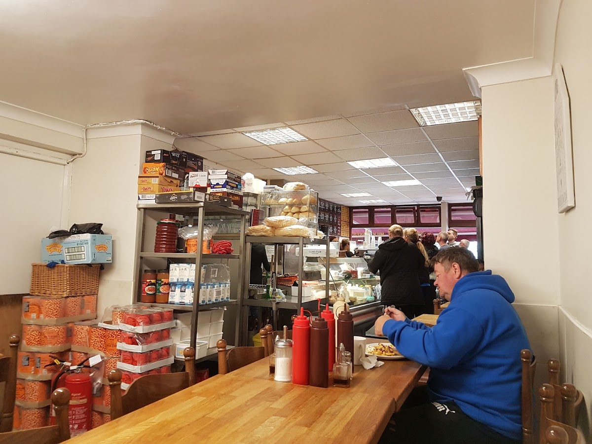 The Golden Cafe - Photo 8