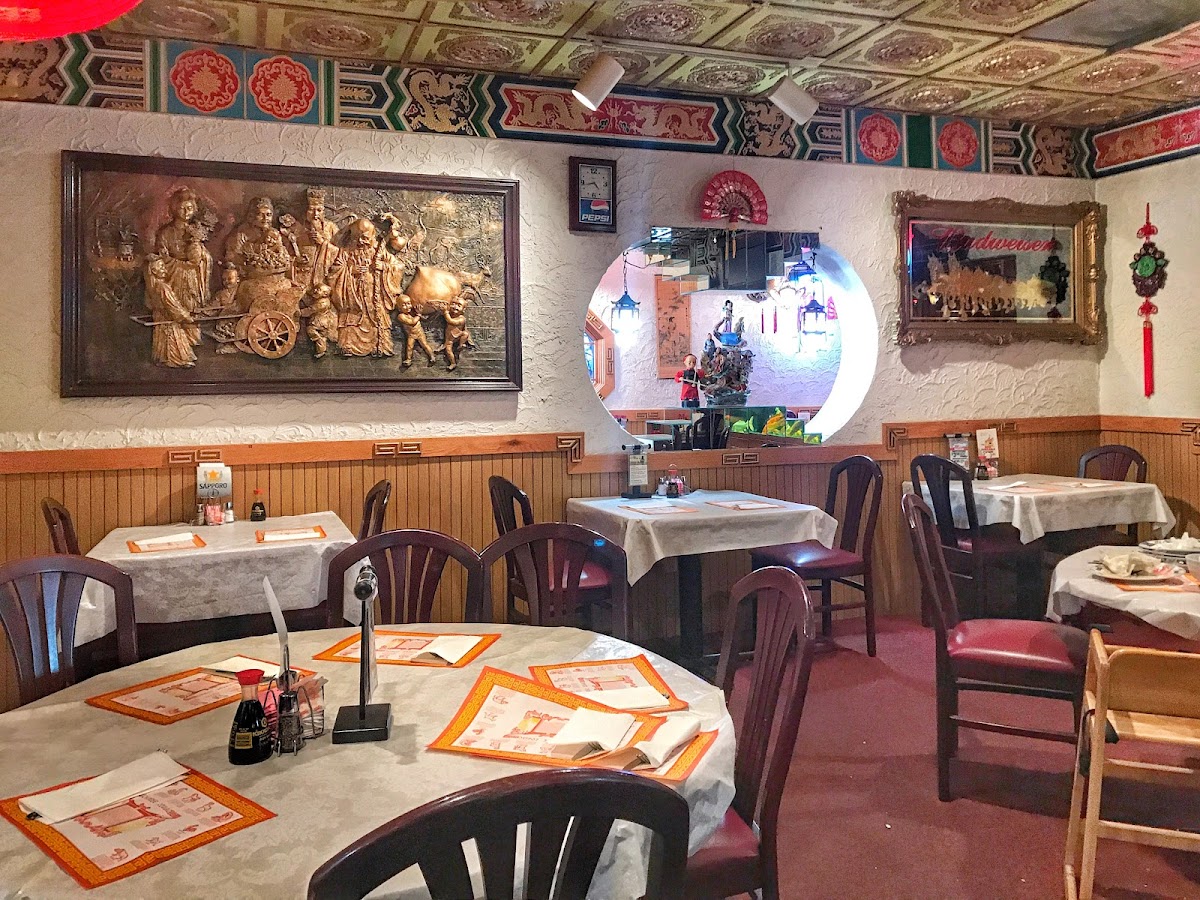Szechwan Chinese Restaurant - Photo 4