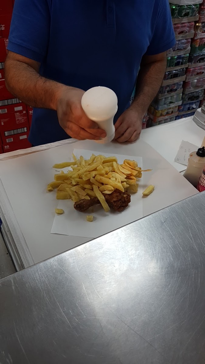 Broadway Kebab House - Photo 9