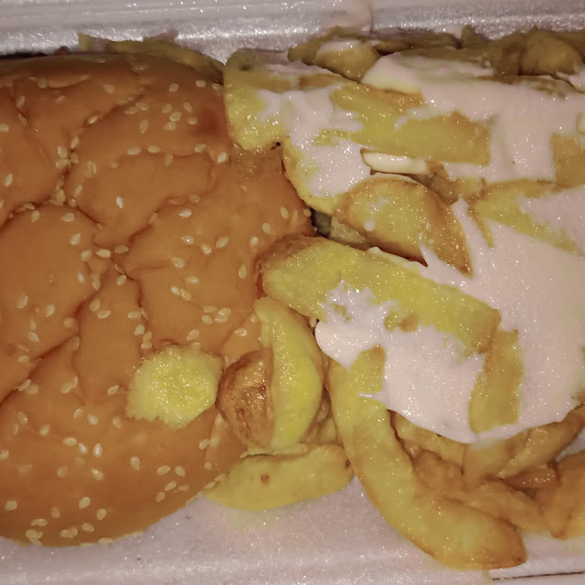 Cheeseburger and Chips